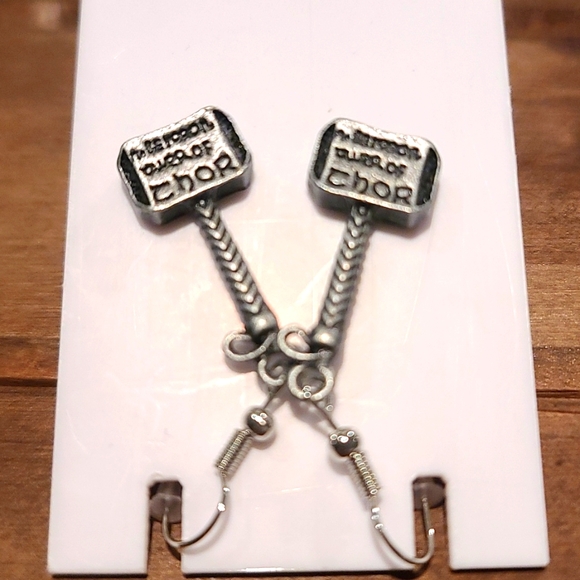 THOR HAMMER tribute dangle earrings pewter color NWT - Picture 4 of 4